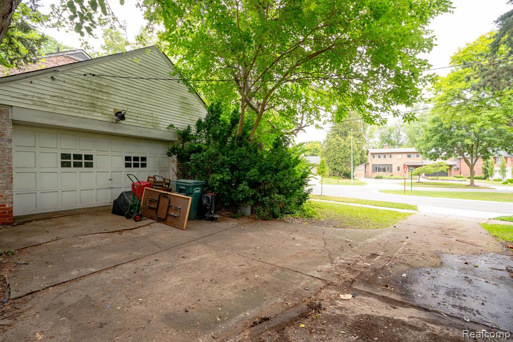 26120 Hendrie Boulevard, Huntington Woods, MI — Photo 6