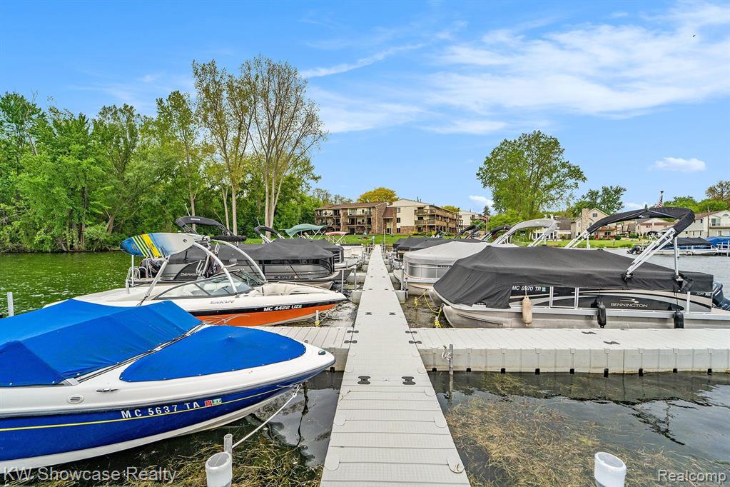 895 S PONTIAC Trail, C206, Walled Lake, MI 48390 — Photo 7