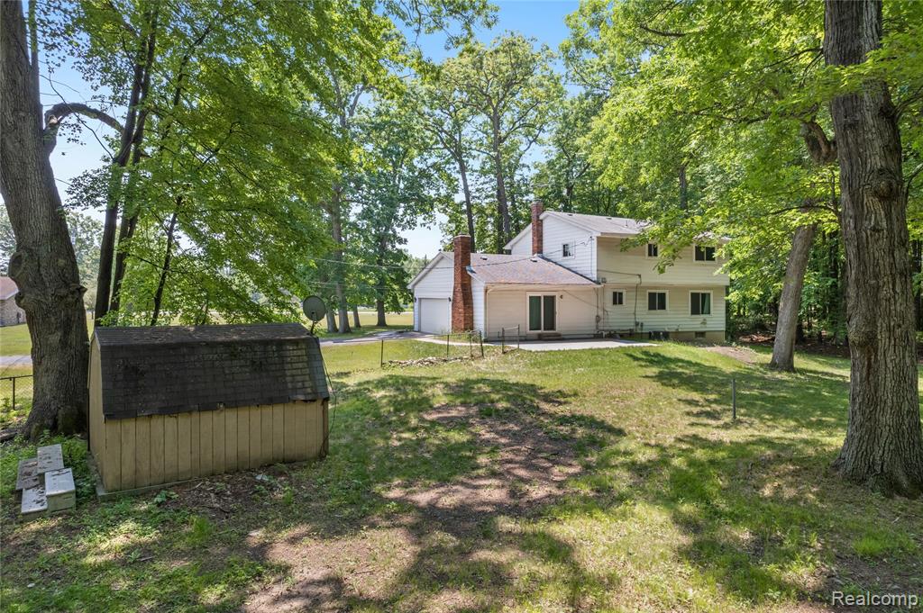 6650 ELIZABETH LAKE Road, Waterford, MI 48327 — Photo 20