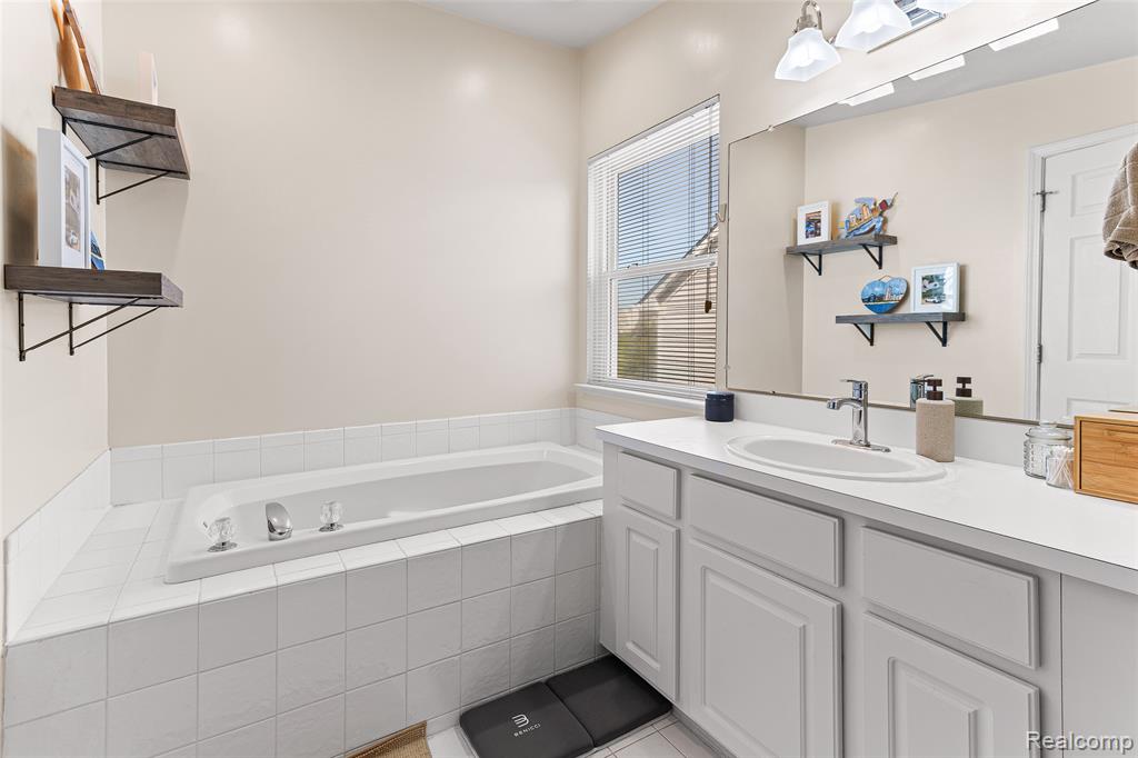 1484 Chapleau Drive, Ann Arbor, MI 48103 — Photo 36