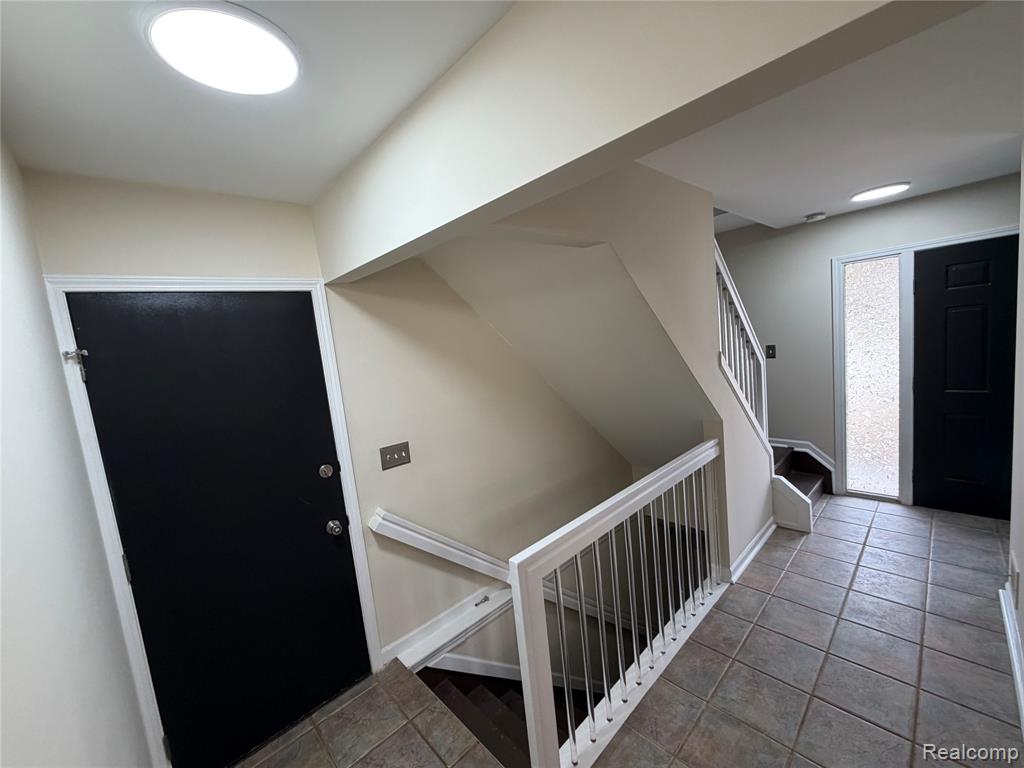 24489 Riverview Lane, Novi, MI — Photo 19