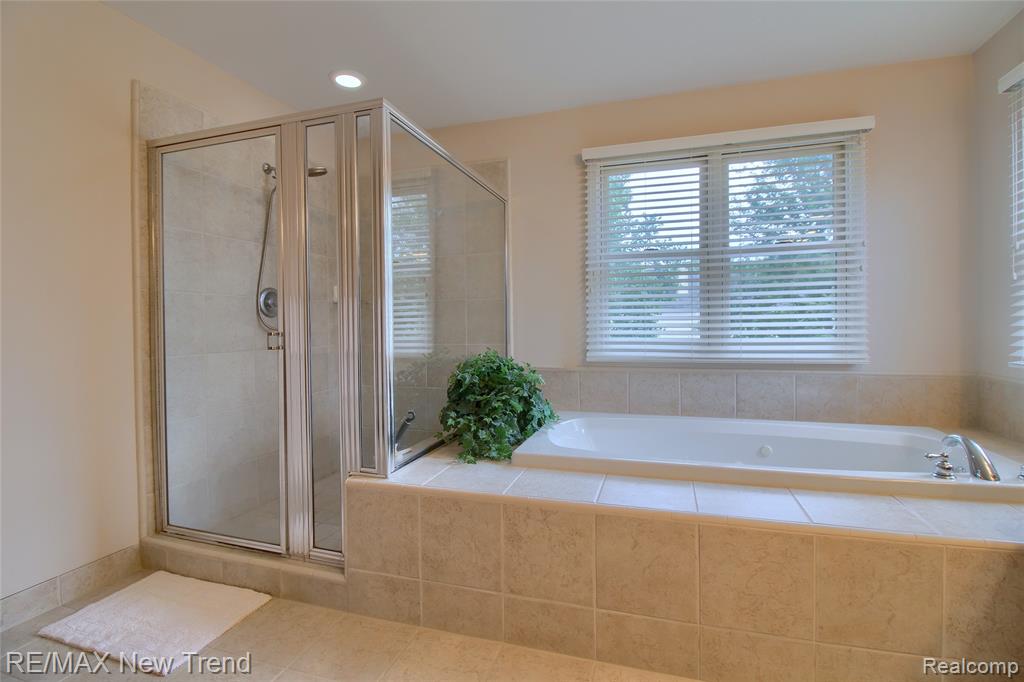 41672 Clemens Circle, Novi, MI 48377 — Photo 29