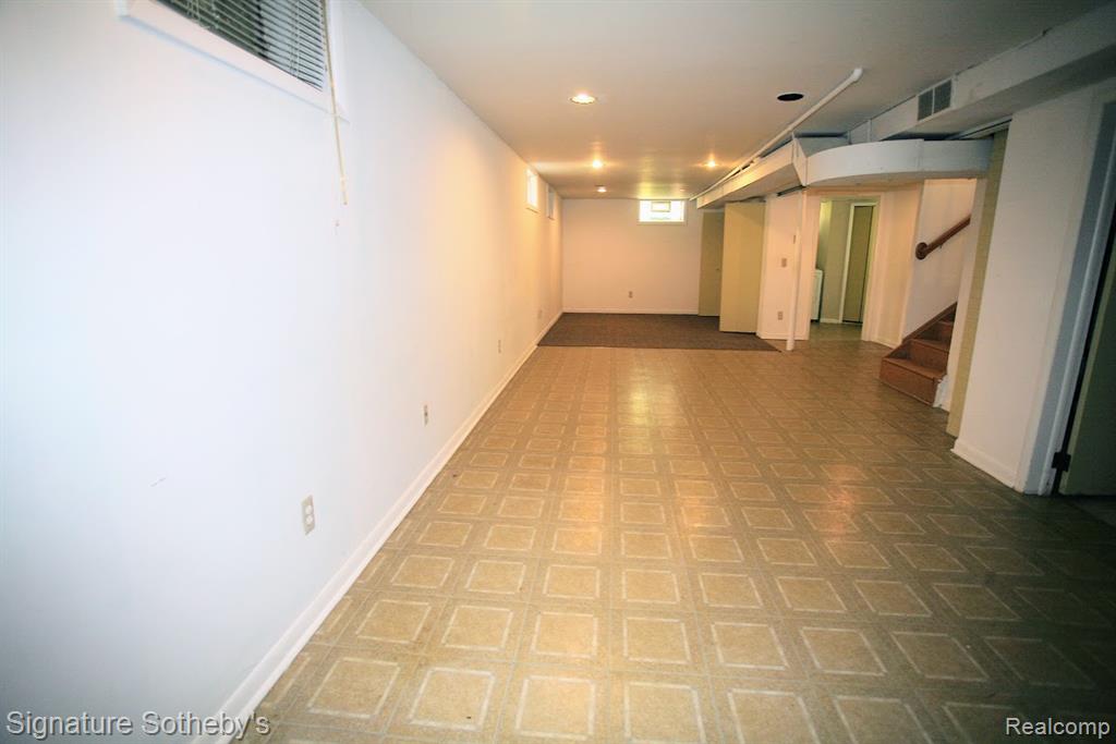 5800 Paramus, Clawson, MI — Photo 13