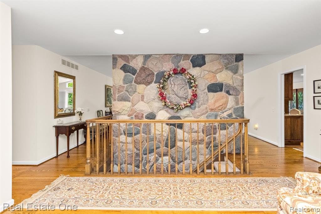4342 MEADOW Lane, Orchard Lake Village, MI 48323 — Photo 11