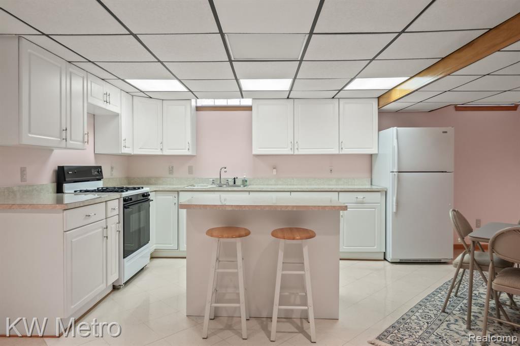 3953 Lake Forest Drive, Sterling Heights, MI 48314 — Photo 31