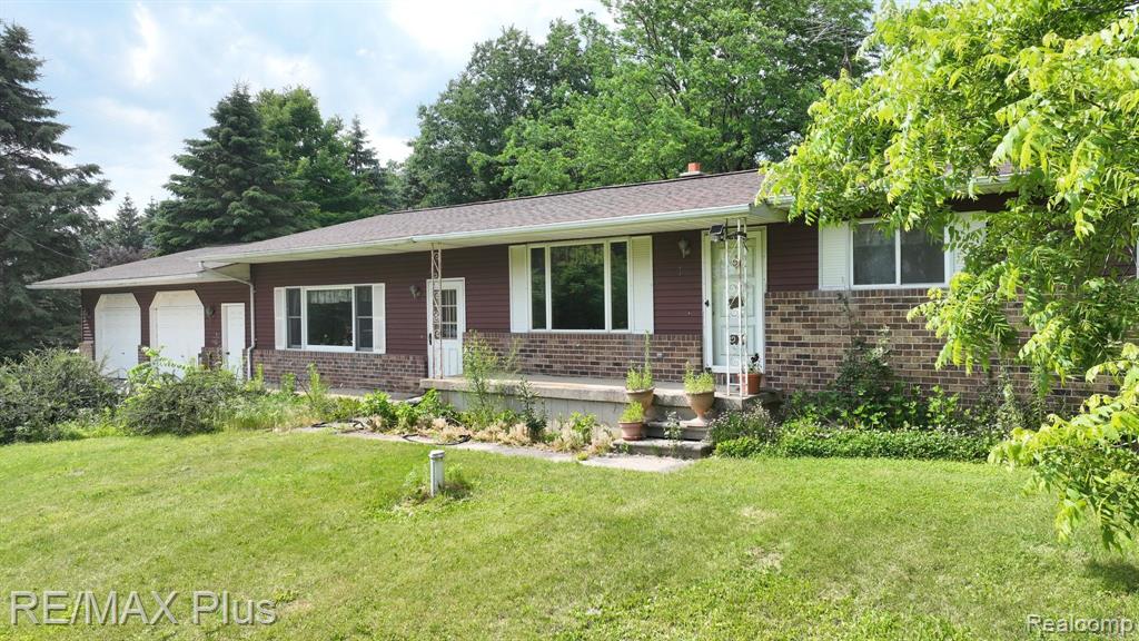 5253 BURNSIDE Road, North Branch, MI 48461 — Photo 4