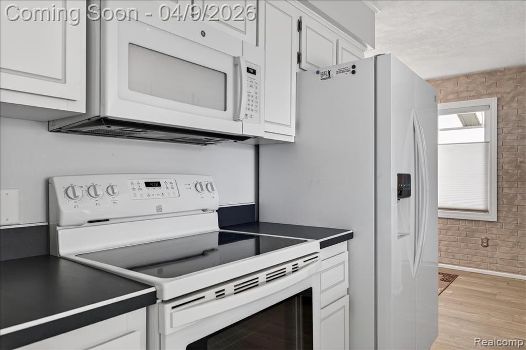 3955 Cambrook Lane, Waterford, MI 48329 — Photo 17