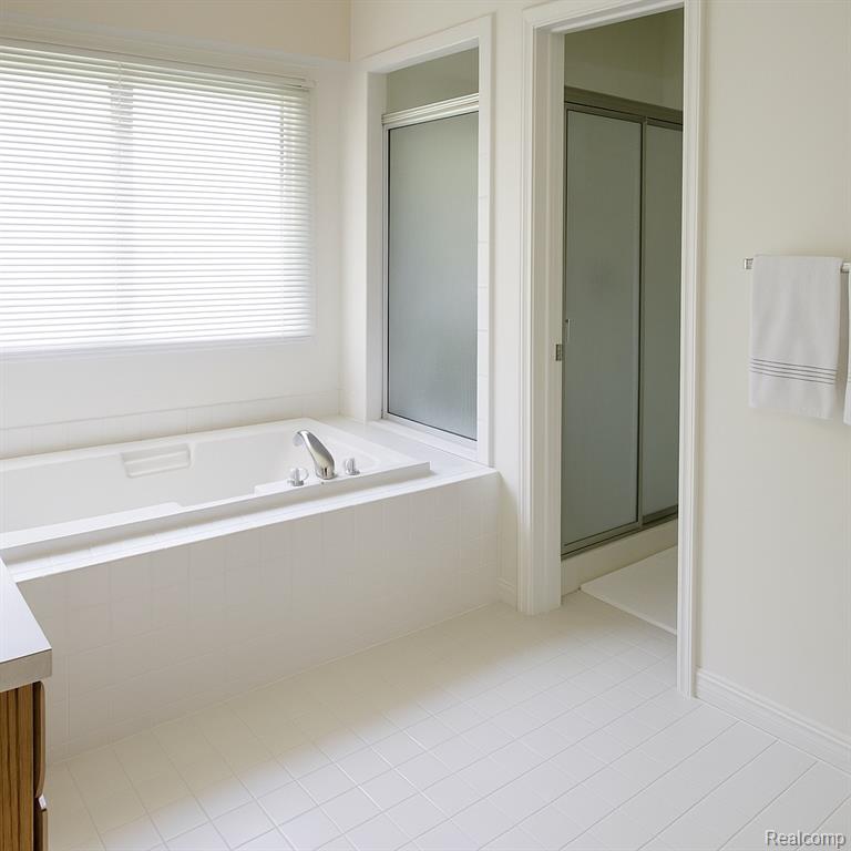 5517 Loch Moor Drive, Clarkston, MI — Photo 26