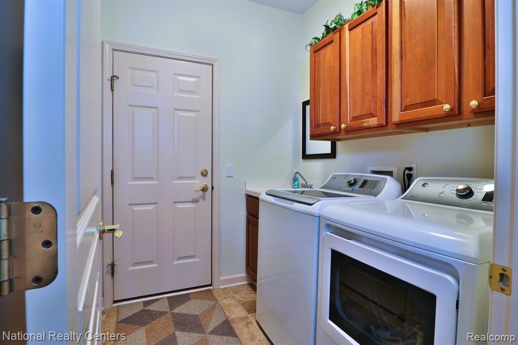 44454 BIRCHWOOD Court, Northville, MI 48168 — Photo 23