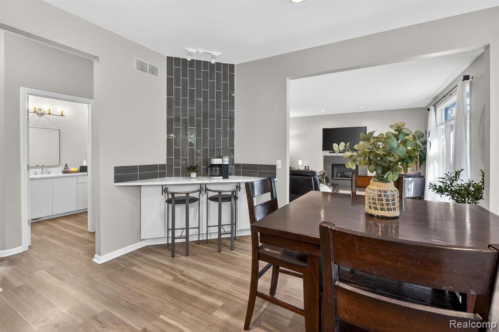 7359 Colchester Lane, West Bloomfield, MI — Photo 17