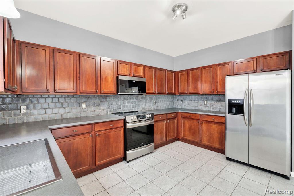 42849 Richmond Drive, Sterling Heights, MI 48313 — Photo 15