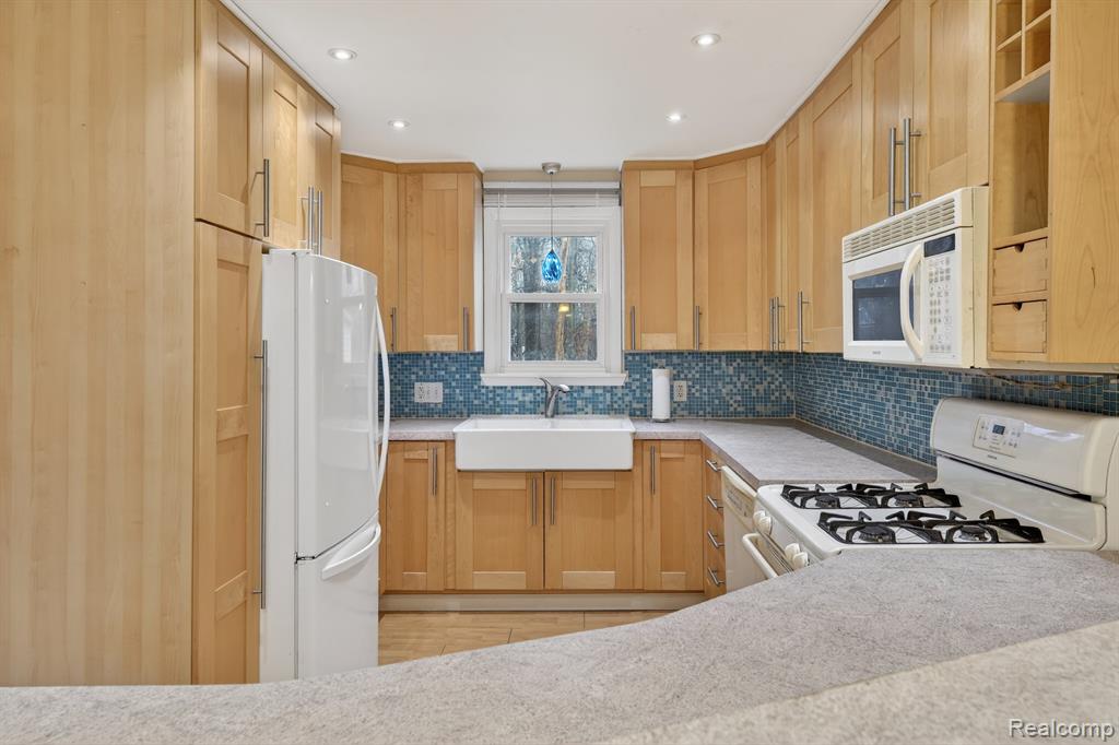 146 Virginia Street, Carleton, MI 48117 — Photo 17