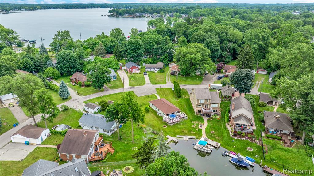 8320 Lagoon Street, Commerce Twp, MI 48382 — Photo 4