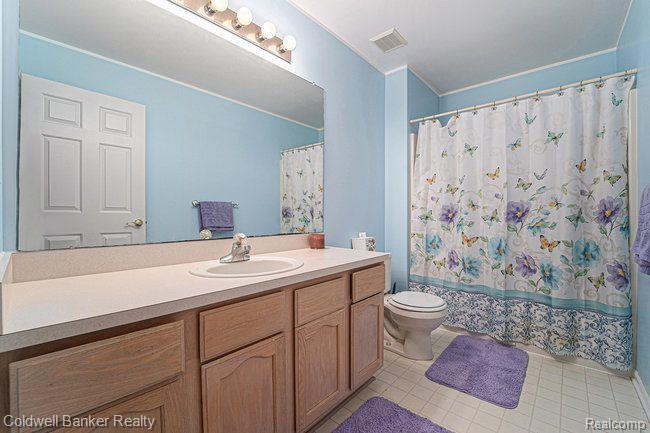 1677 NORTON CREEK Court, Wixom, MI 48393 — Photo 20