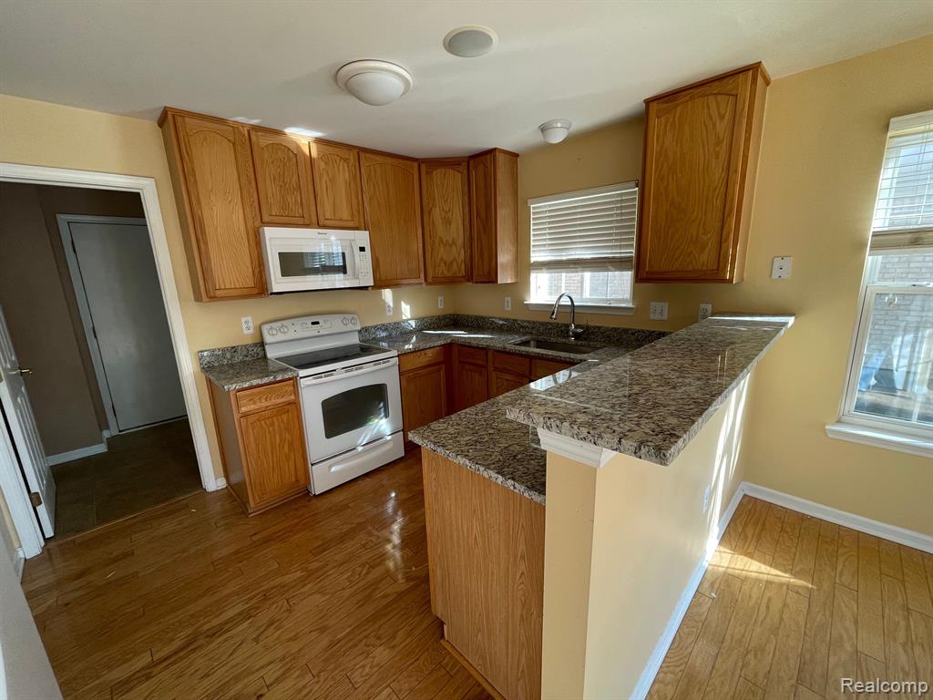 4160 BRIGHTON Lane, Canton, MI 48188 — Photo 10