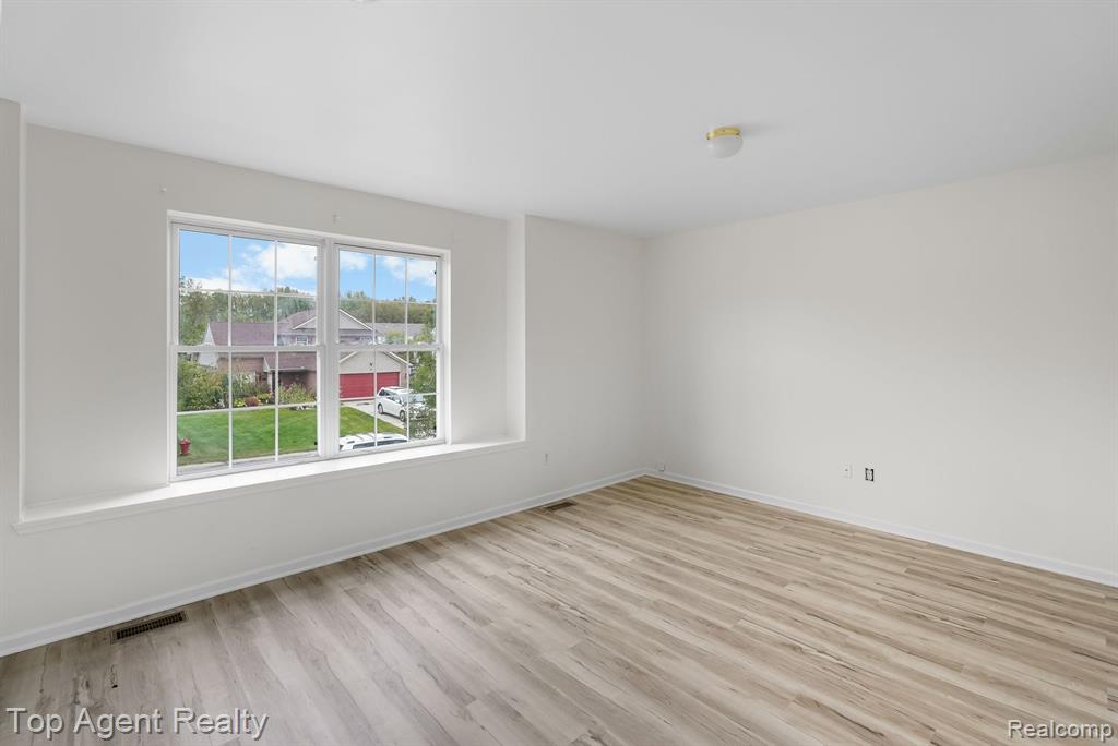 42117 CAMDEN Road, Belleville, MI 48111 — Photo 28