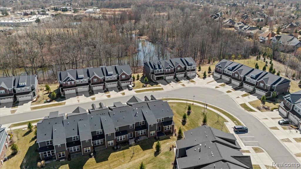 43646 CHANCELLOR Lane, Novi, MI — Photo 28