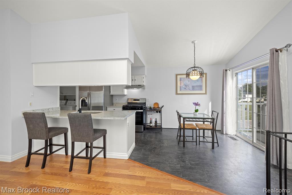 1556 MARINER Drive, Walled Lake, MI 48390 — Photo 11