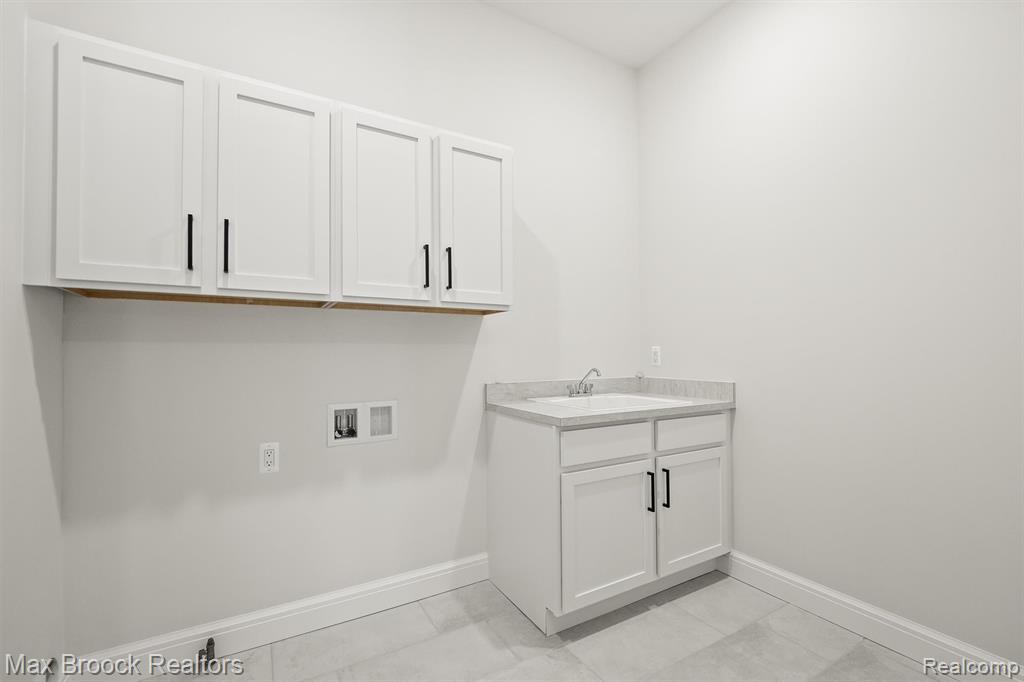7479 Gramercy Circle, 16, West Bloomfield, MI — Photo 18