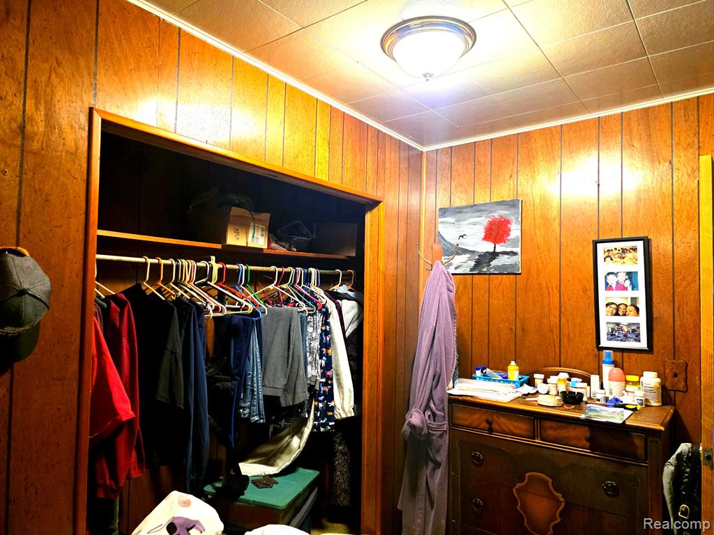 6871 WINTHROP Street, Detroit, MI 48228 — Photo 16