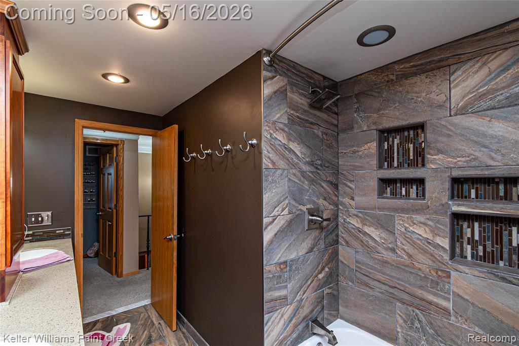 47038 Sarnus Drive, Macomb, MI 48044 — Photo 49