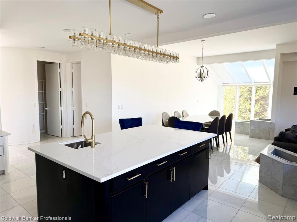 4692 W Wickford, Bloomfield Hills, MI 48302 — Photo 10