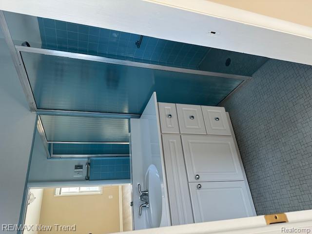 5730 Burnham Road, Bloomfield Hills, MI 48302 — Photo 12