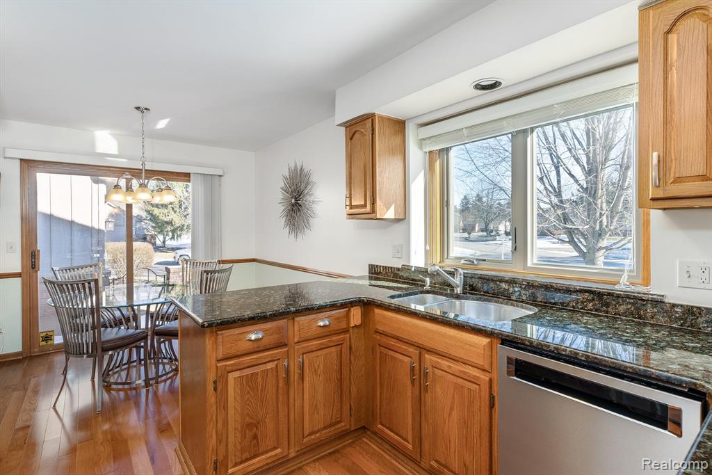 37779 SIENA Drive, Farmington Hills, MI 48331 — Photo 20