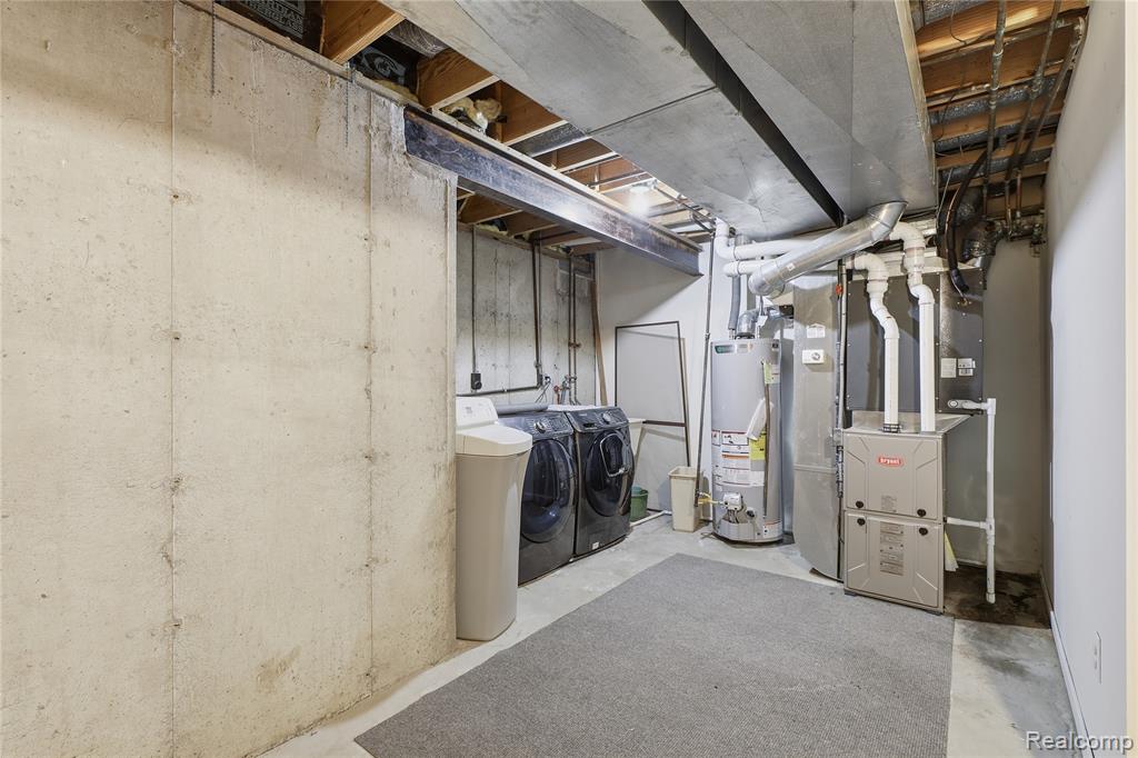 5736 Woodland View, Clarkston, MI — Photo 36