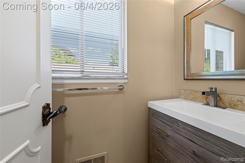 739 Ballantyne Road, Grosse Pointe Shores, MI 48236 — Photo 28