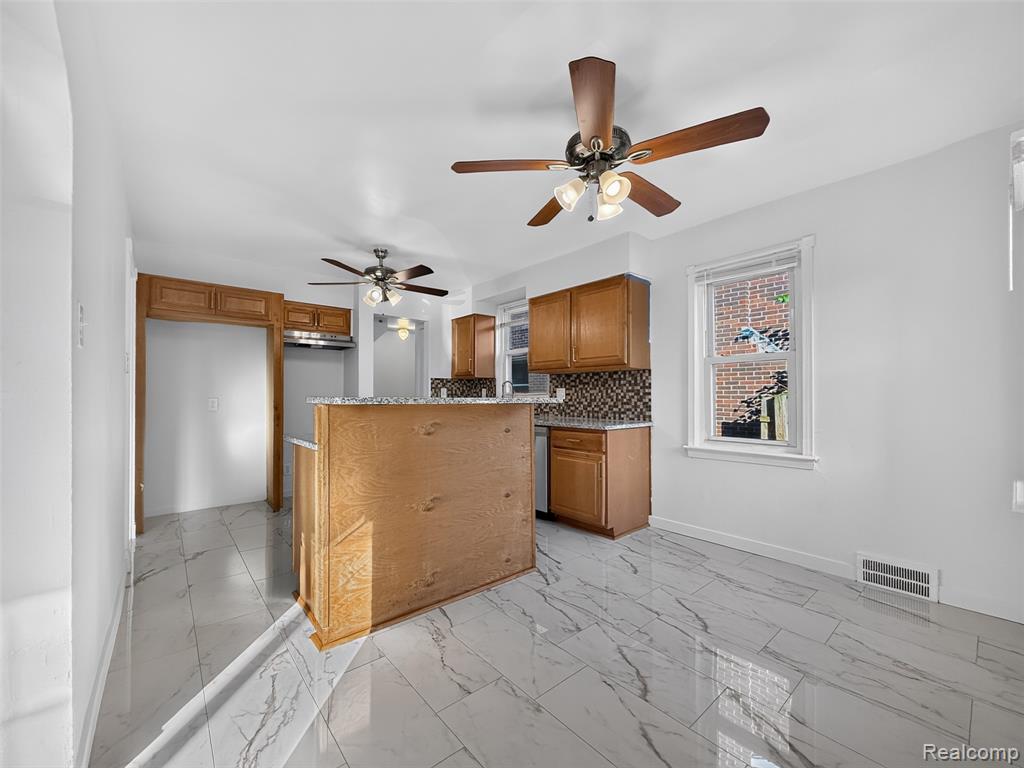 5566 Lakepointe Street, Detroit, MI 48224 — Photo 8