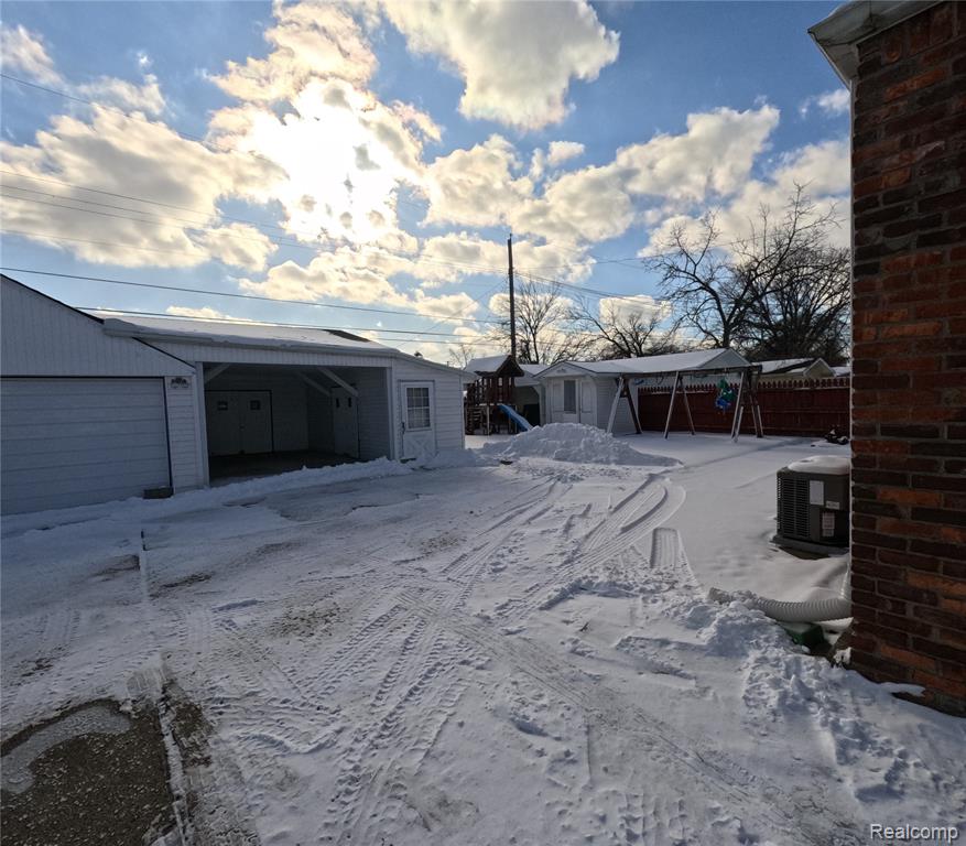 6876 Continental Avenue, Warren, MI 48091 — Photo 8