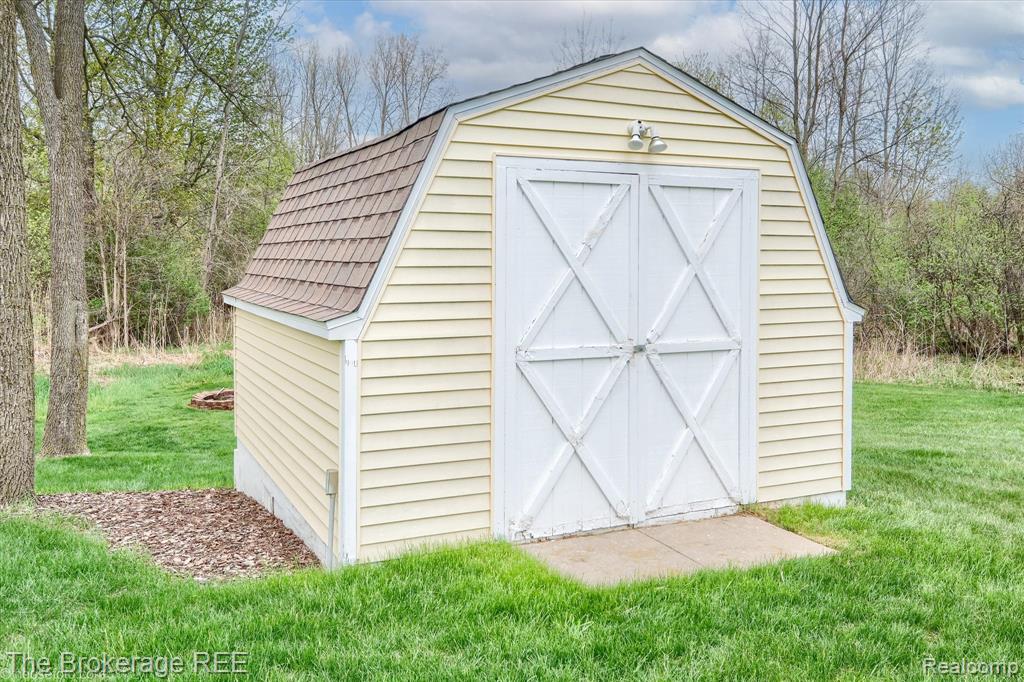10047 Fox Run Drive, Davison, MI 48423 — Photo 6