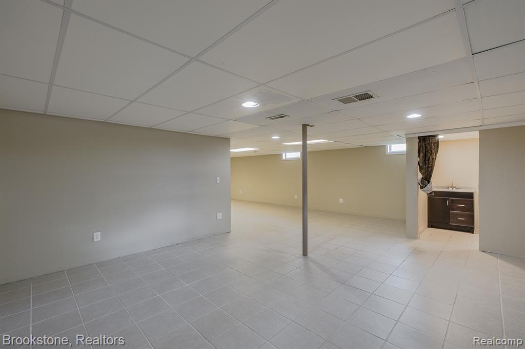 4289 Covey Lane, Grand Blanc, MI 48439 — Photo 45