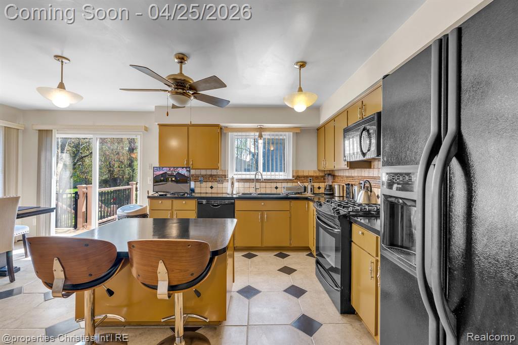 7573 Ashburton Court, West Bloomfield, MI — Photo 42