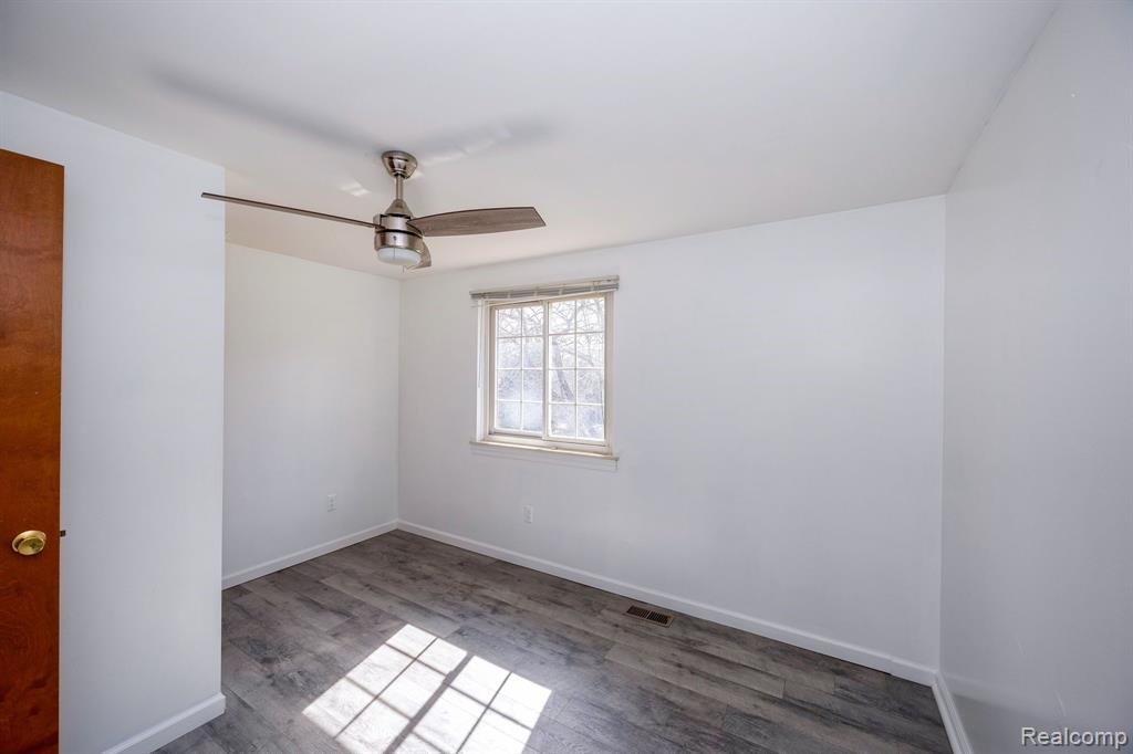 9722 BLAUVELT Drive, Grosse Ile, MI 48138 — Photo 36