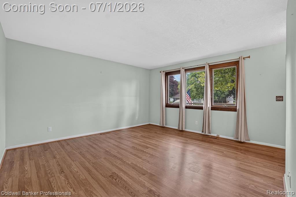 5410 Mancelona Drive, Grand Blanc, MI 48439 — Photo 5