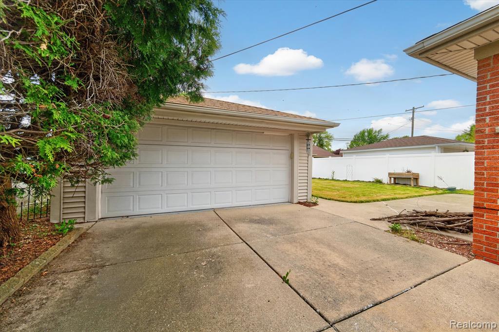 14808 LONGTIN Street, Southgate, MI 48195 — Photo 38