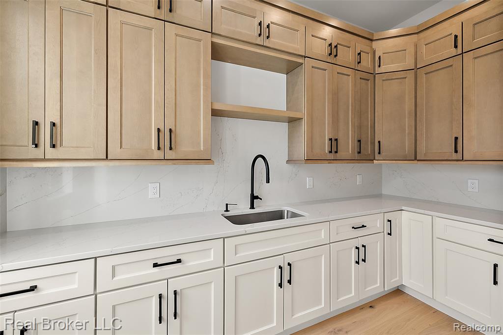 4240 Tonawanda Avenue, Royal Oak, MI 48073 — Photo 33