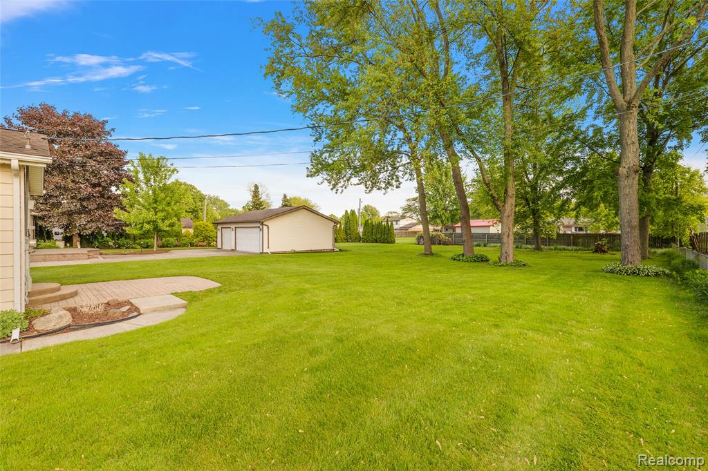 48242 FORBES Drive, Chesterfield, MI 48047 — Photo 33