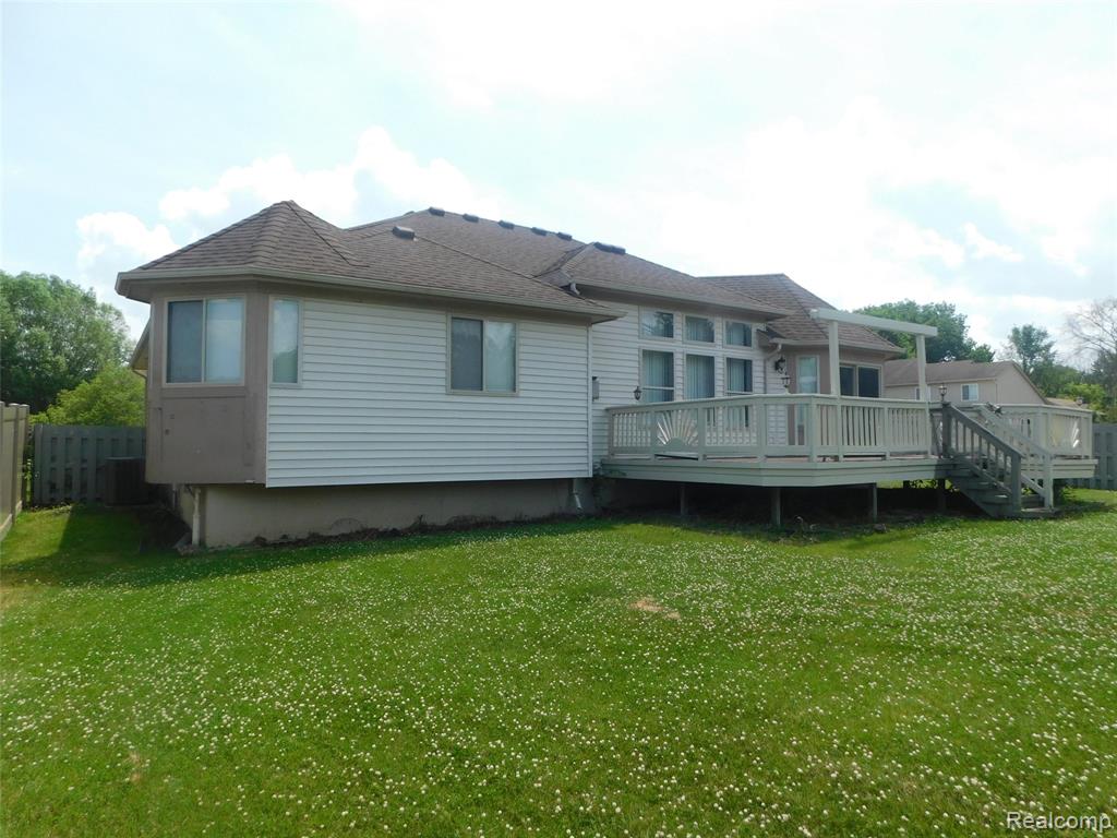 52025 HICKORY Drive, Chesterfield, MI 48047 — Photo 10