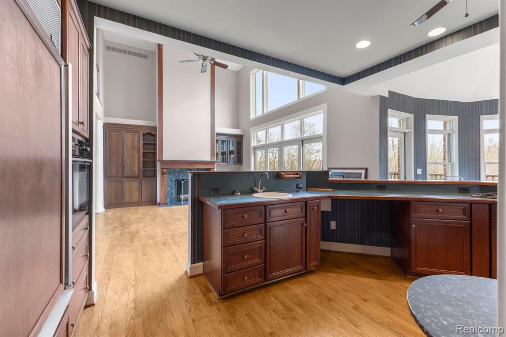 6555 WARREN Road, Ann Arbor, MI 48105 — Photo 25