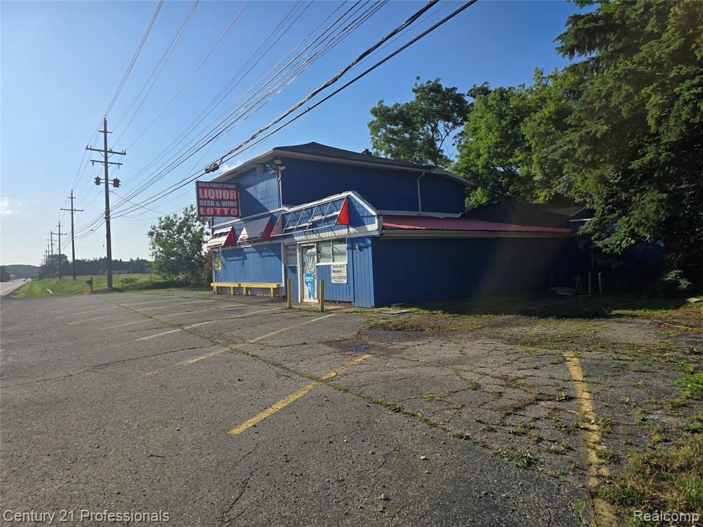 8774 Dixie Highway, Clarkston, MI 48348 — Photo 4