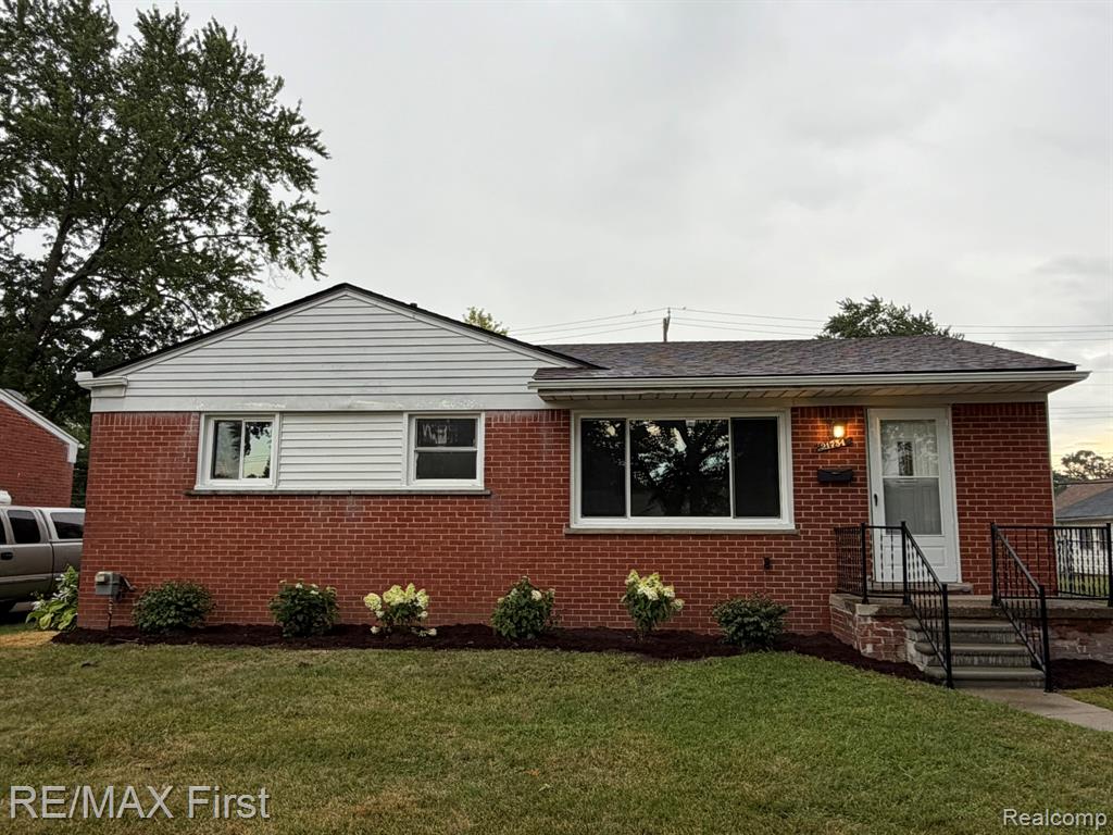 21754 Hill Street, Warren, MI 48091