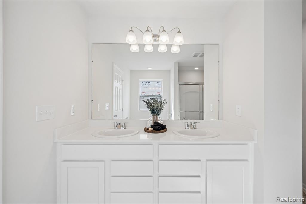 606 Harvest Way, Chelsea, MI 48118 — Photo 20