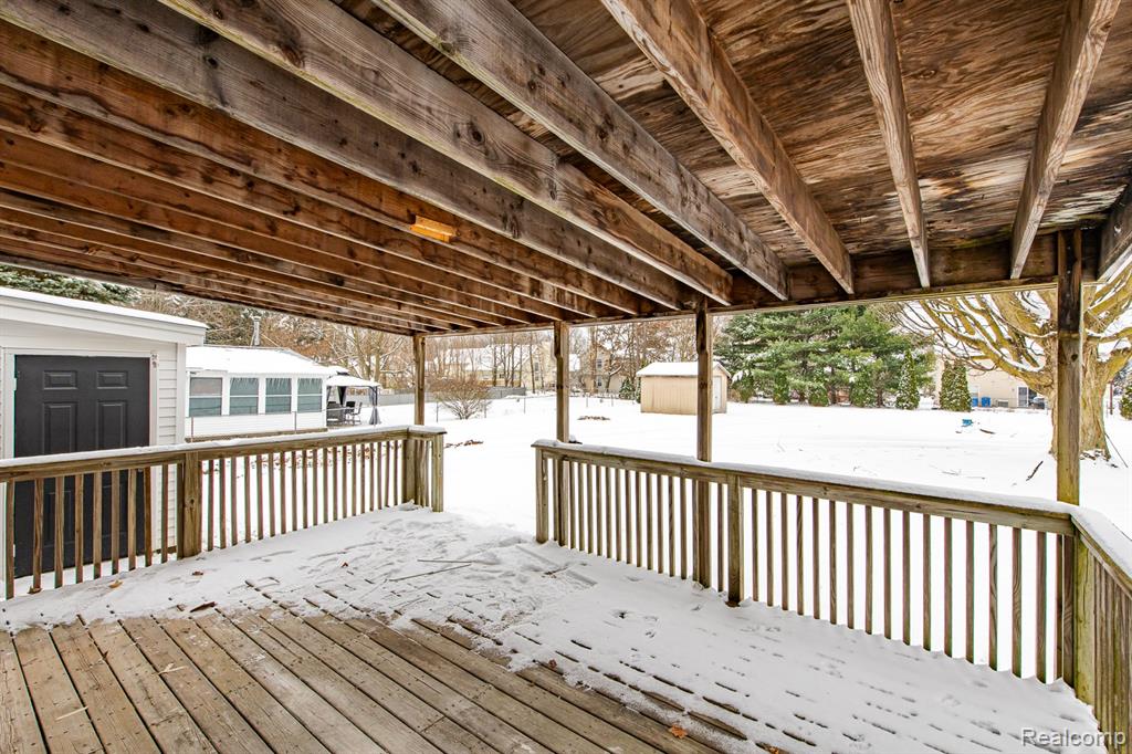 6445 Pontiac Lake Road, Waterford, MI 48327 — Photo 37