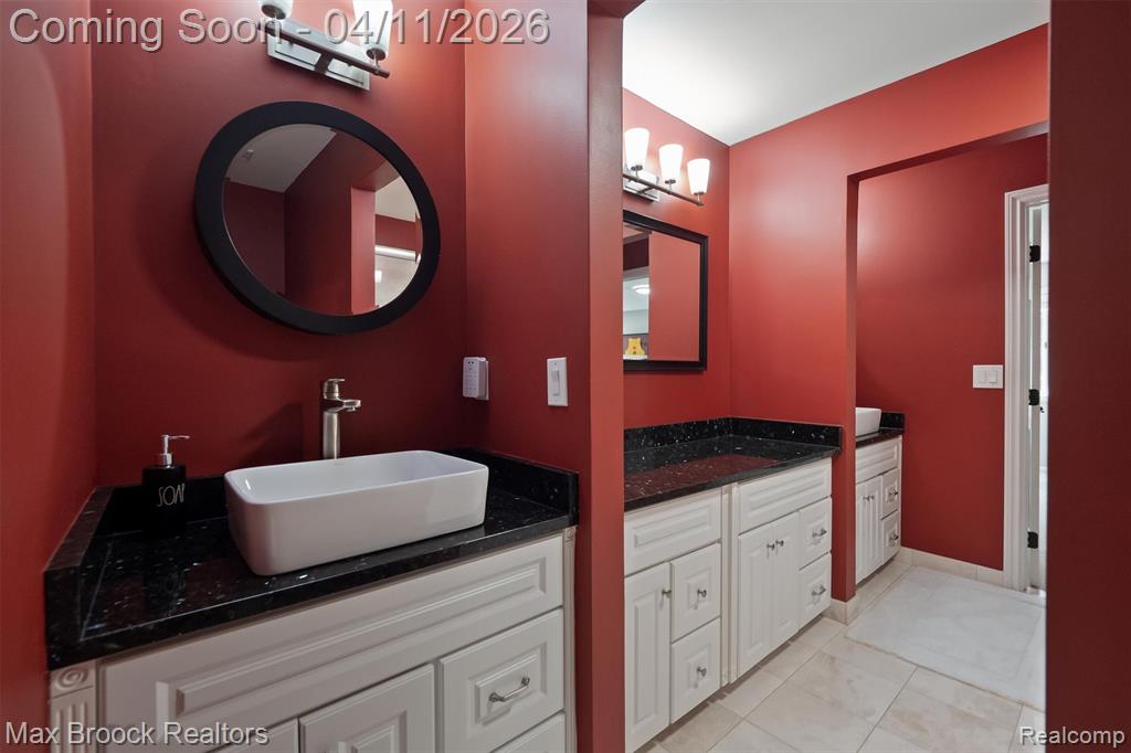 5190 Clarendon Crest Street, Bloomfield Hills, MI, 48302