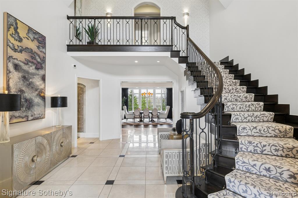 4911 Pinnacle Boulevard - Photo 2