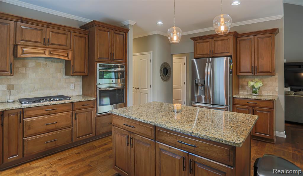 55761 Timbers Edge Drive, Shelby Twp, MI 48316 — Photo 14