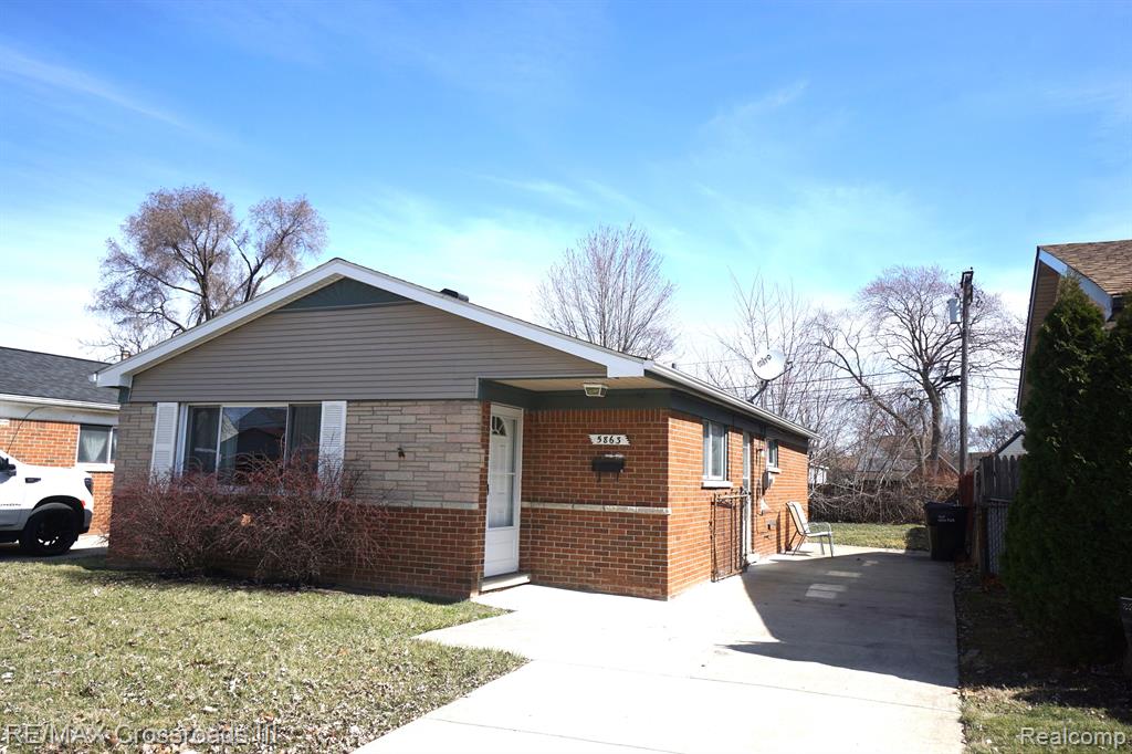 5863 BALFOUR Avenue, Allen Park, MI 48101 — Photo 2